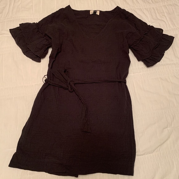 Ruffle sleeve dress - Picture 2 of 3